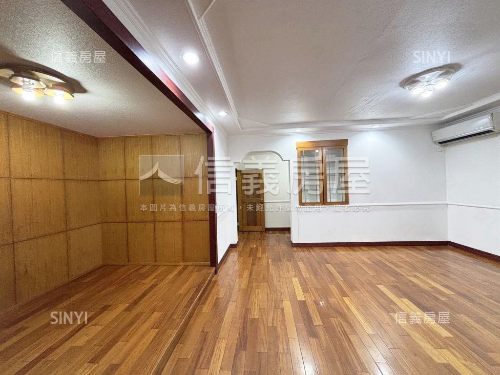 近美麗華商圈稀有黃金２樓房屋室內格局與周邊環境