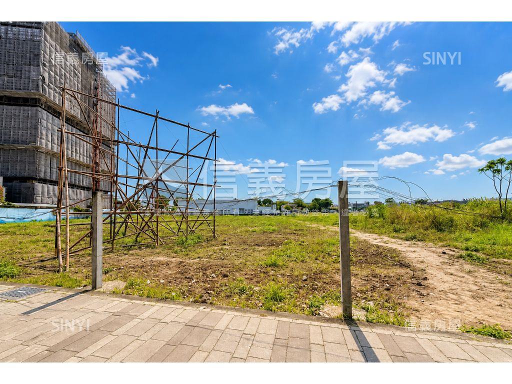 斗六面公園８８６坪商業地房屋室內格局與周邊環境