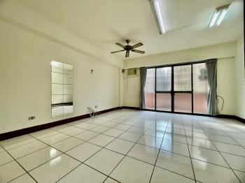 鄰近關東國小三房