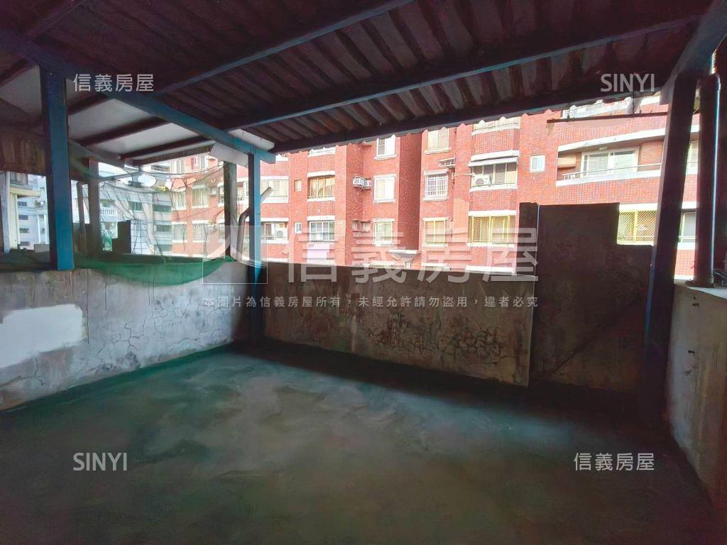瑞隆正街騎樓式透店房屋室內格局與周邊環境