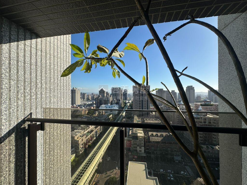 文心１號高樓朝南平面車位房屋室內格局與周邊環境