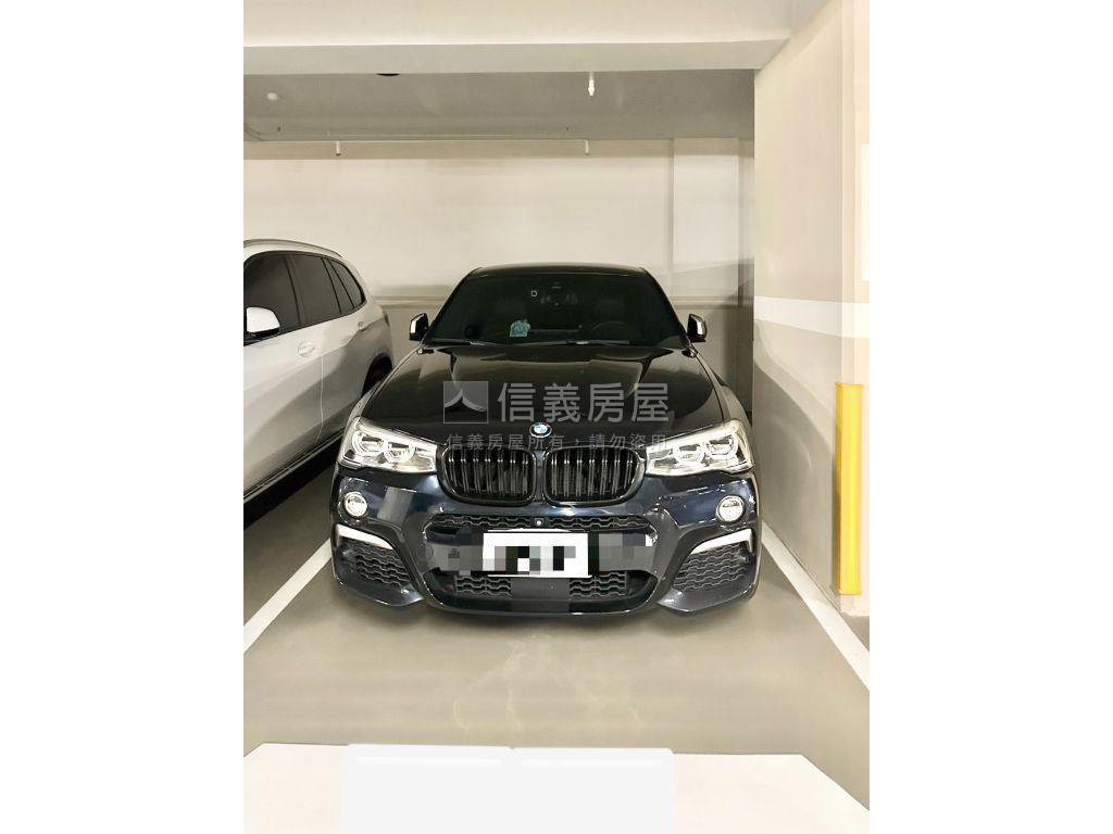 文心１號高樓朝南平面車位房屋室內格局與周邊環境