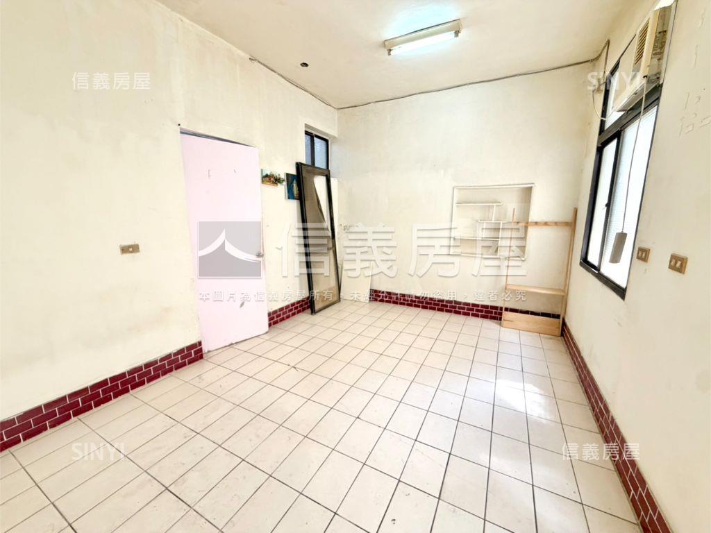 低總價龍山科園透天房屋室內格局與周邊環境