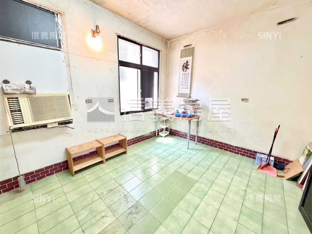 低總價龍山科園透天房屋室內格局與周邊環境
