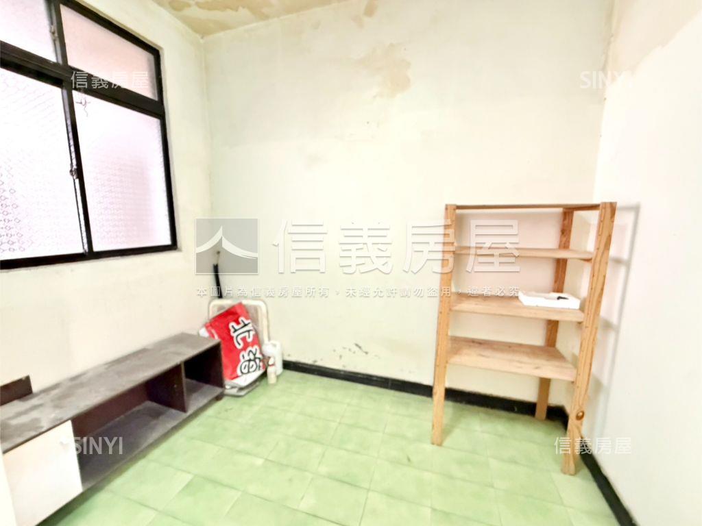 低總價龍山科園透天房屋室內格局與周邊環境