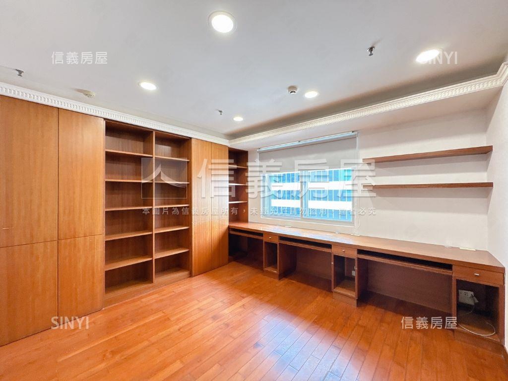 文化新世紀大兩房平車房屋室內格局與周邊環境