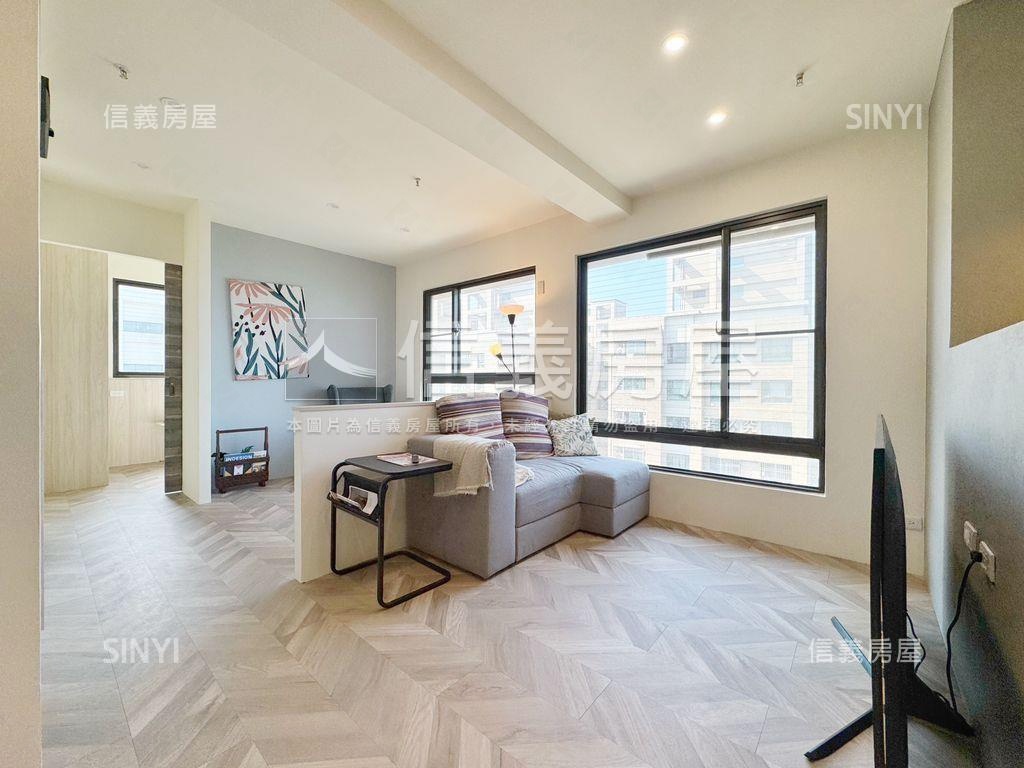 軍港‧亮２房１室平移車位房屋室內格局與周邊環境