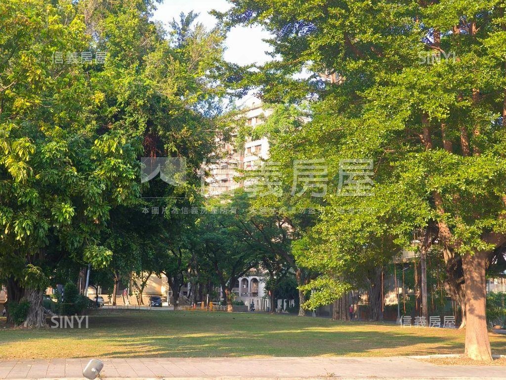 高博館大面寬雙車庫一樓房屋室內格局與周邊環境