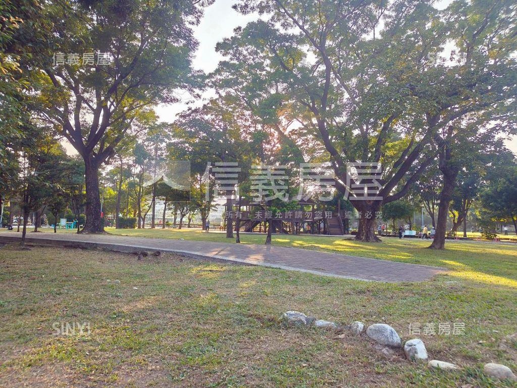 高博館大面寬雙車庫一樓房屋室內格局與周邊環境