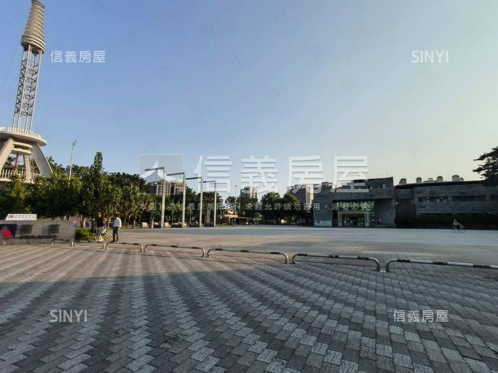 高博館大面寬雙車庫一樓房屋室內格局與周邊環境