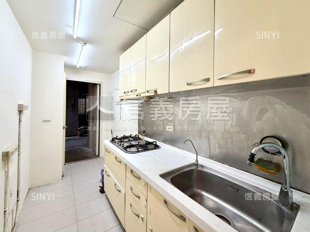 捷運行天宮‧三角窗金店面房屋室內格局與周邊環境