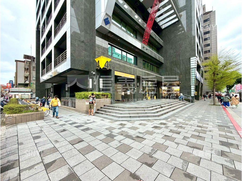 捷運行天宮‧三角窗金店面房屋室內格局與周邊環境