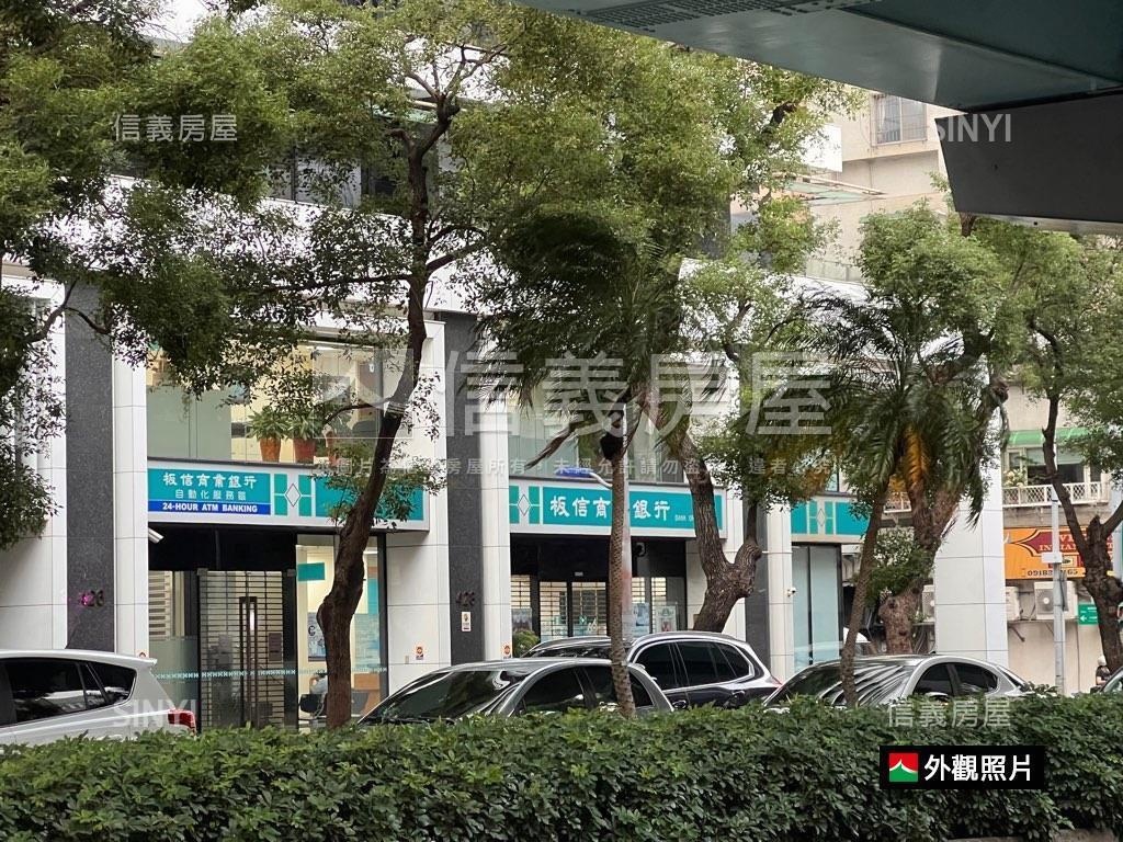 捷運旁三輝白宮金庫店面房屋室內格局與周邊環境