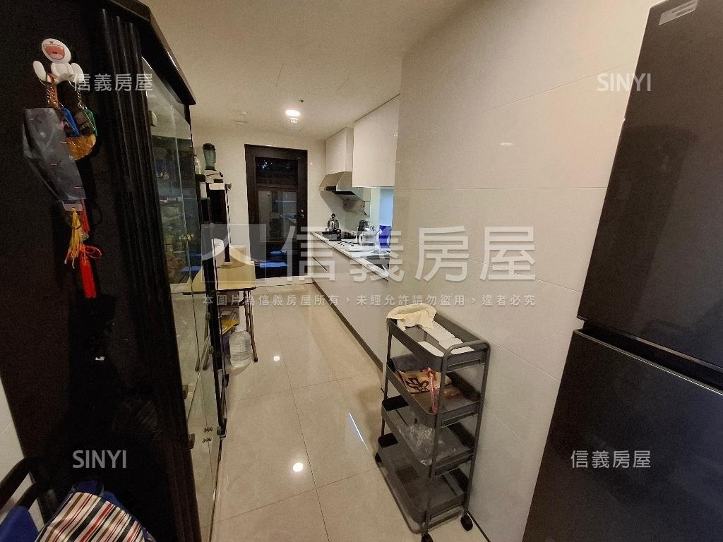 正隆高樓景觀四房有車位房屋室內格局與周邊環境