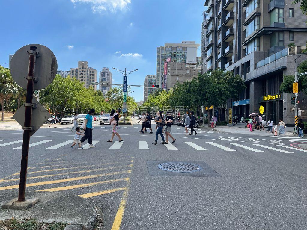 竹科三角窗透天收租金店房屋室內格局與周邊環境