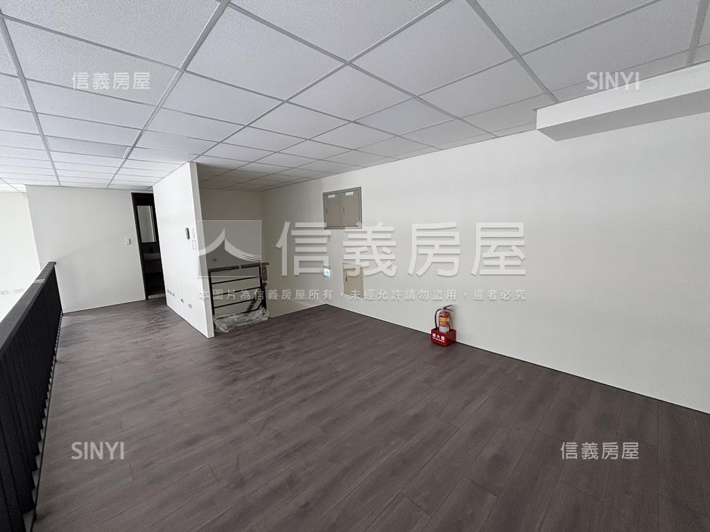 沐微風面寬約９米寬角店房屋室內格局與周邊環境