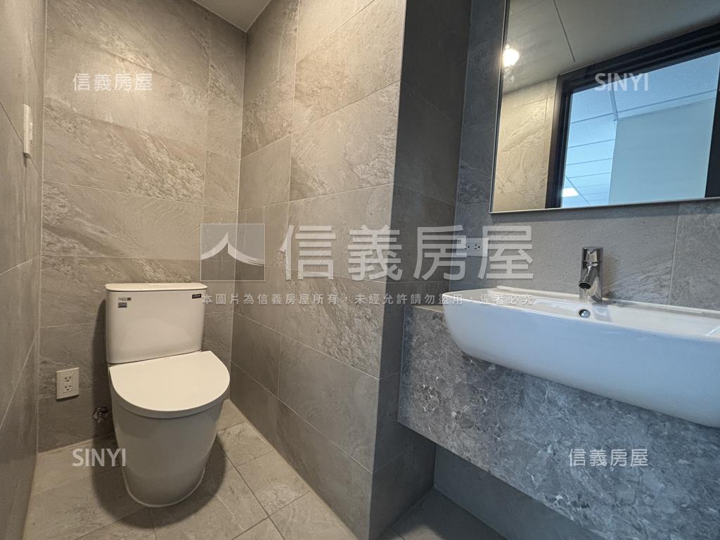 沐微風面寬約９米寬角店房屋室內格局與周邊環境