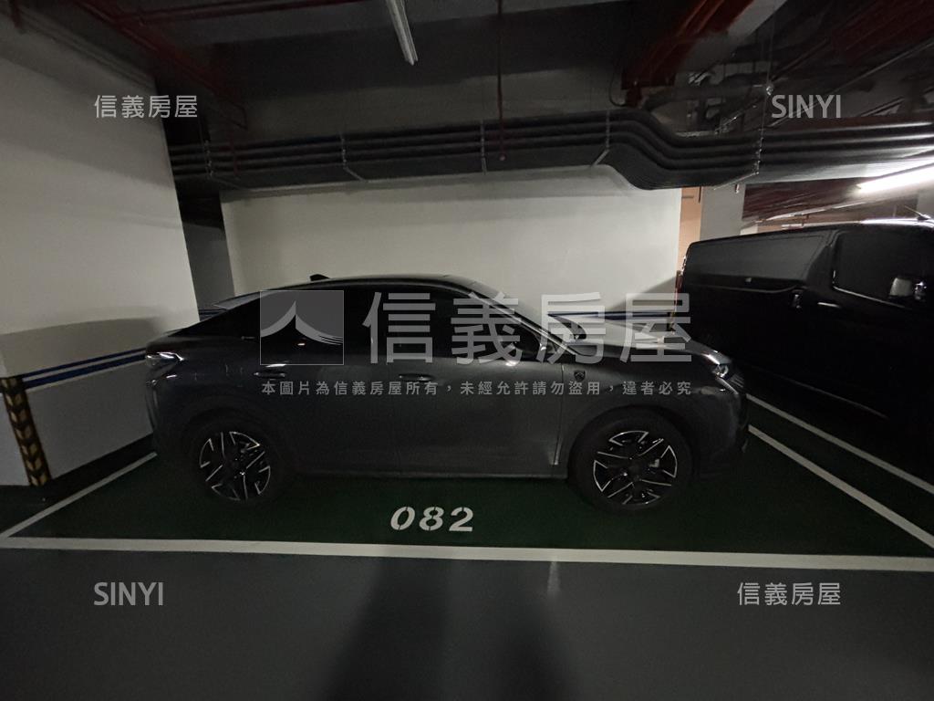 沐微風面寬約９米寬角店房屋室內格局與周邊環境