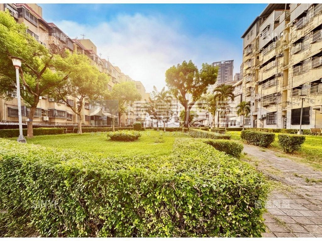 面寬約５米前後臨活路別墅房屋室內格局與周邊環境