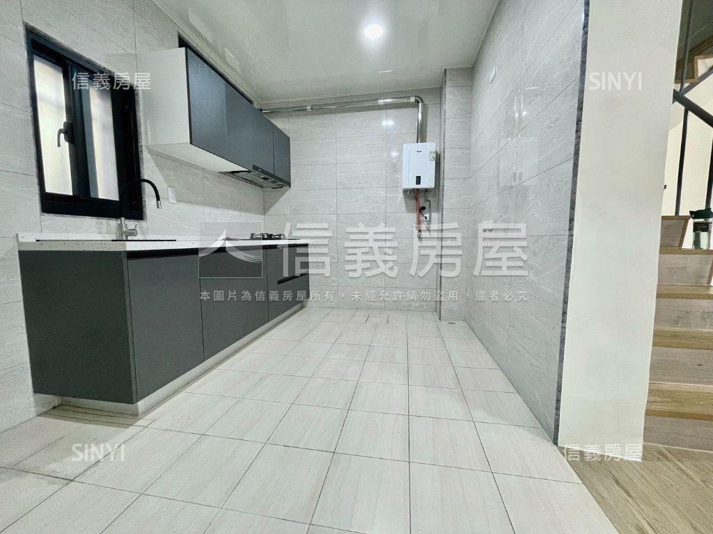 面寬約５米前後臨活路別墅房屋室內格局與周邊環境