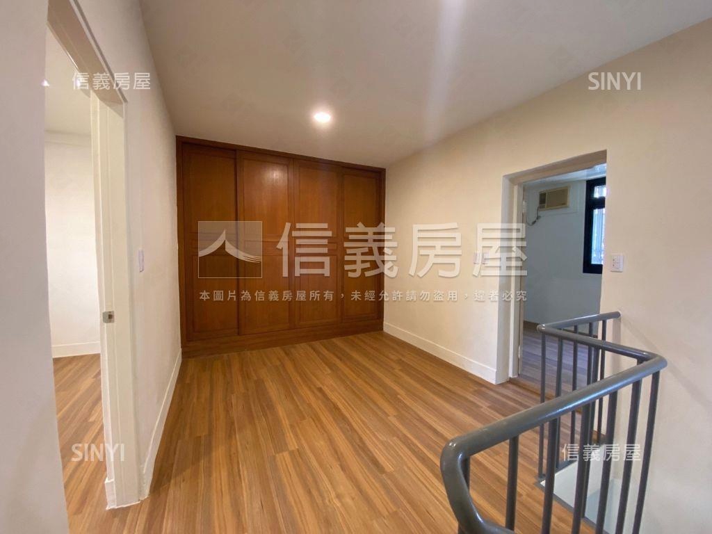 面寬約５米前後臨活路別墅房屋室內格局與周邊環境