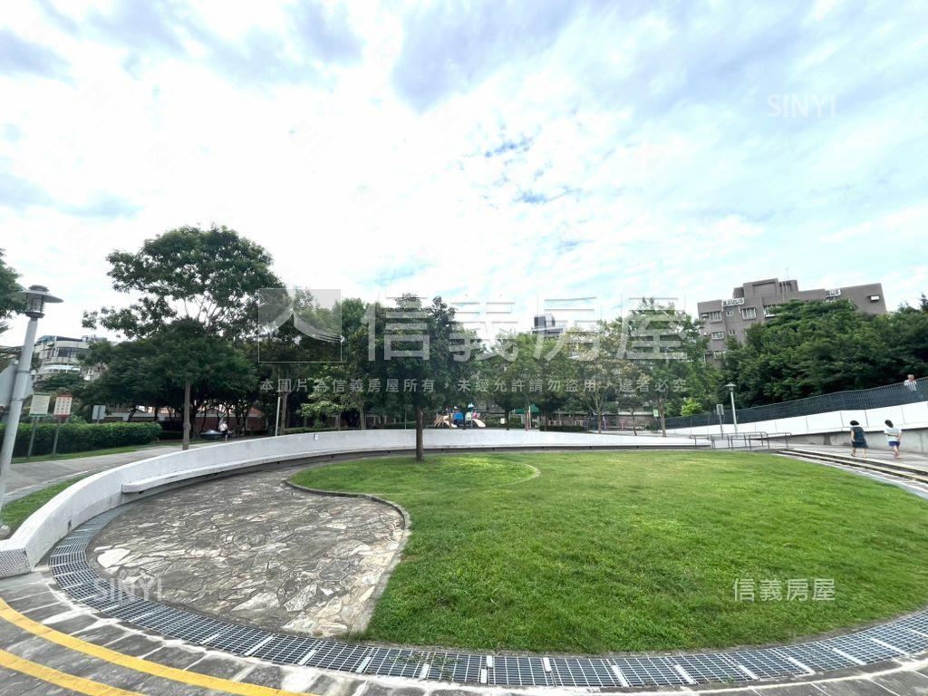 民生街四面採光黃金三樓房屋室內格局與周邊環境