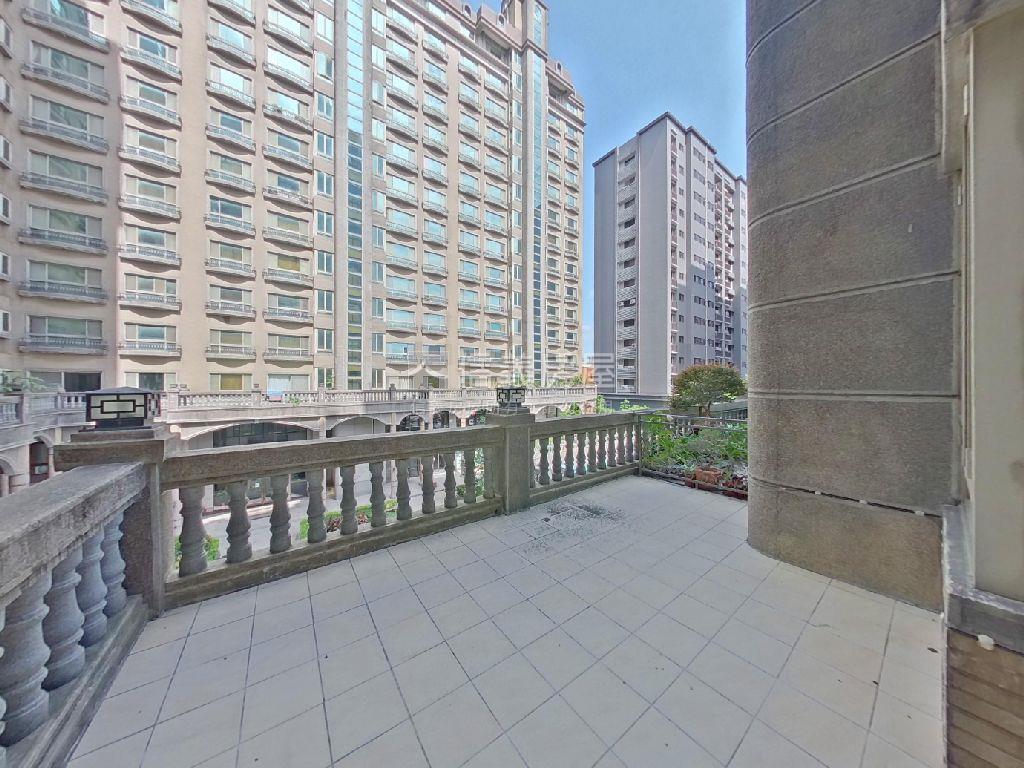 ★宜誠高峰會大三房露臺戶房屋室內格局與周邊環境