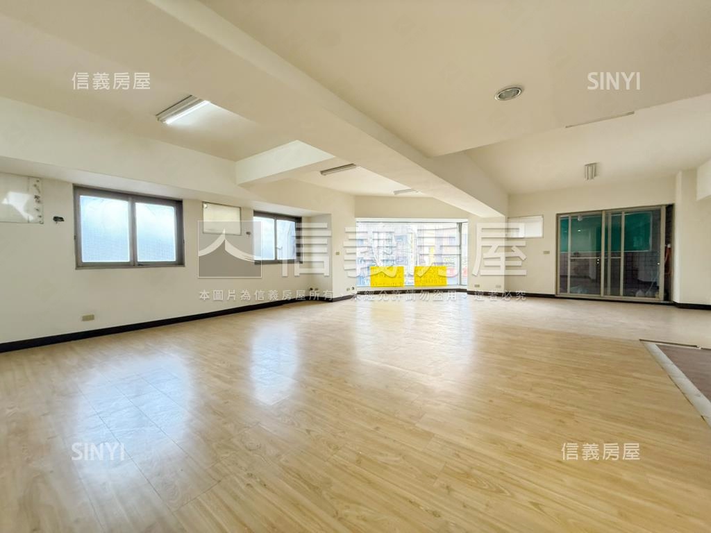 專！太原路大面寬黃金角店房屋室內格局與周邊環境