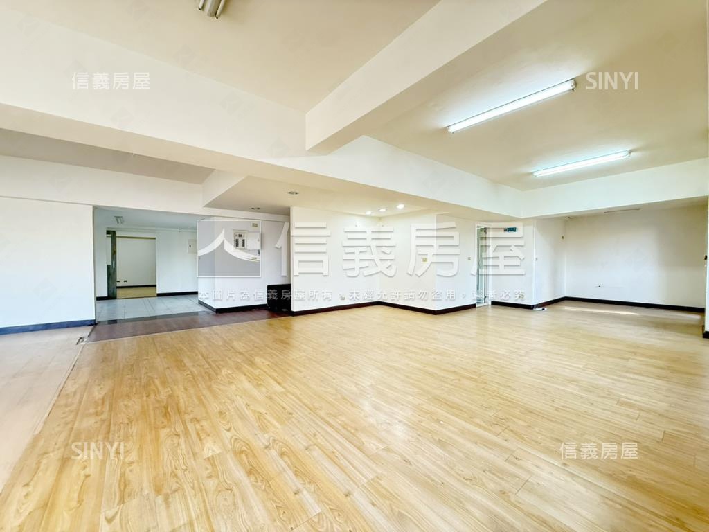 專！太原路大面寬黃金角店房屋室內格局與周邊環境