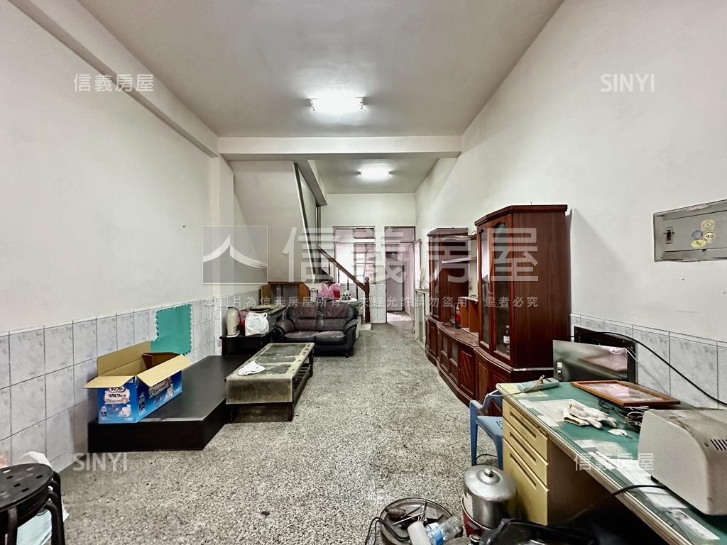 鳳山北興正街騎樓五樓透天房屋室內格局與周邊環境