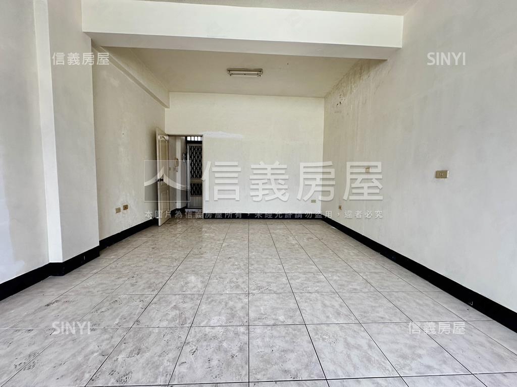 鳳山北興正街騎樓五樓透天房屋室內格局與周邊環境