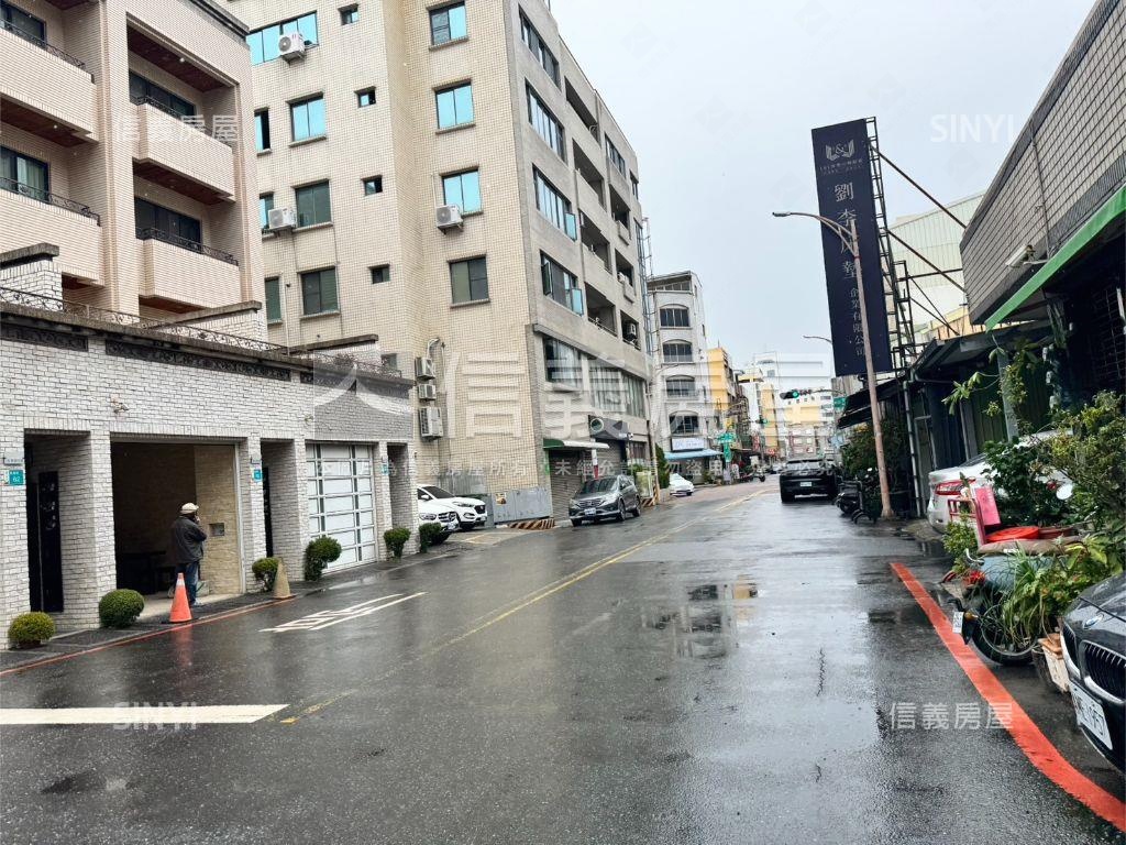面寬約『６．５米』一戶地房屋室內格局與周邊環境