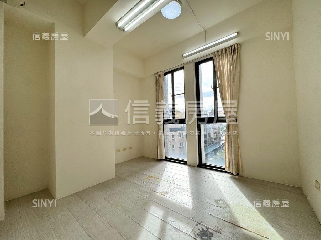 Ｒｏｏｍ１８優質三房車位房屋室內格局與周邊環境