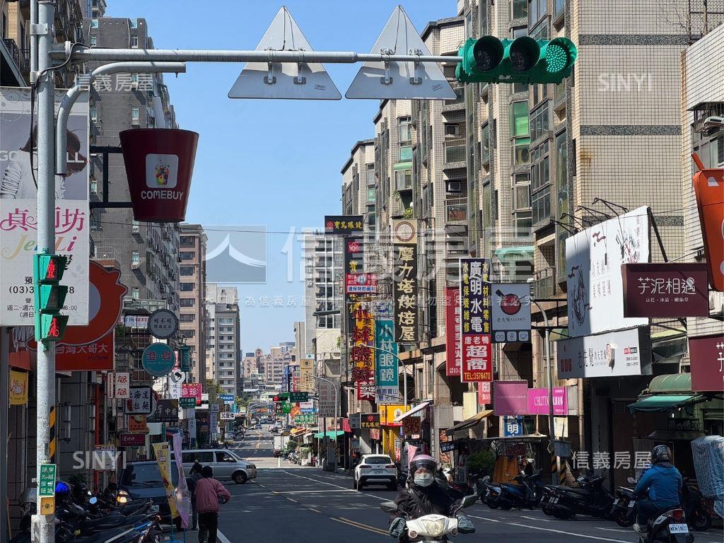 Ｒｏｏｍ１８優質三房車位房屋室內格局與周邊環境