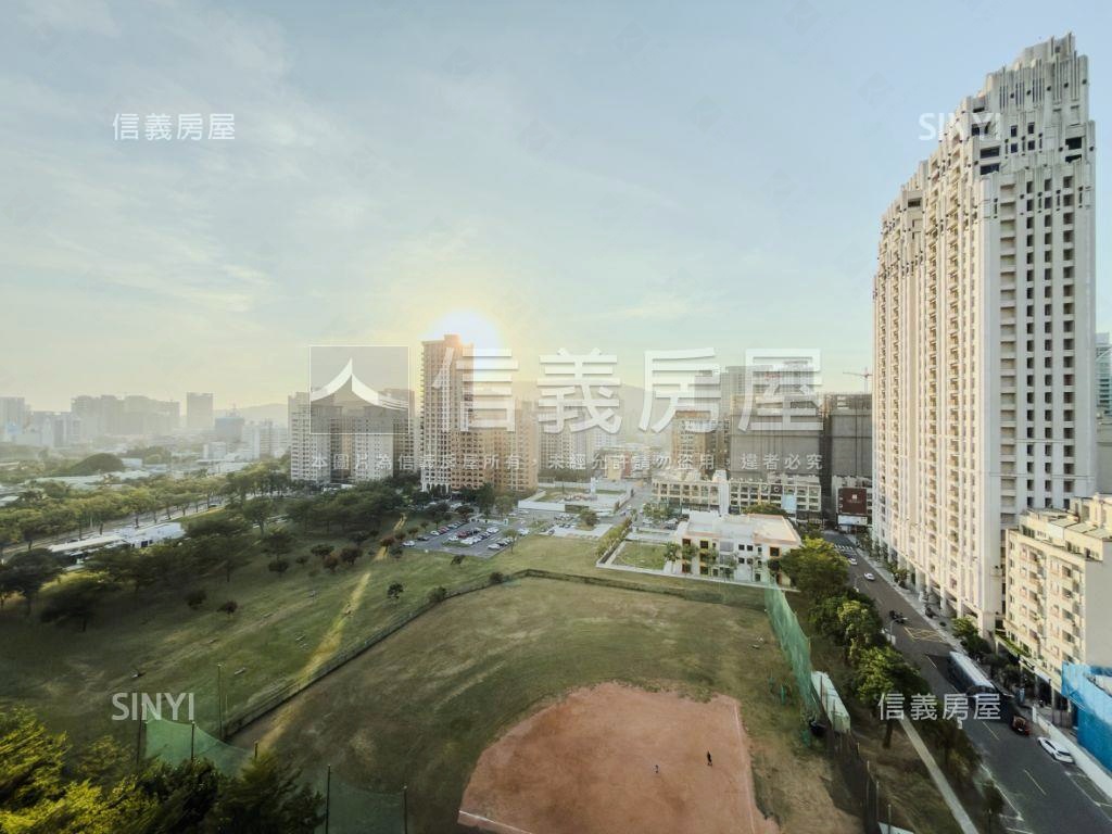 農十六首排頂樓４房平車房屋室內格局與周邊環境