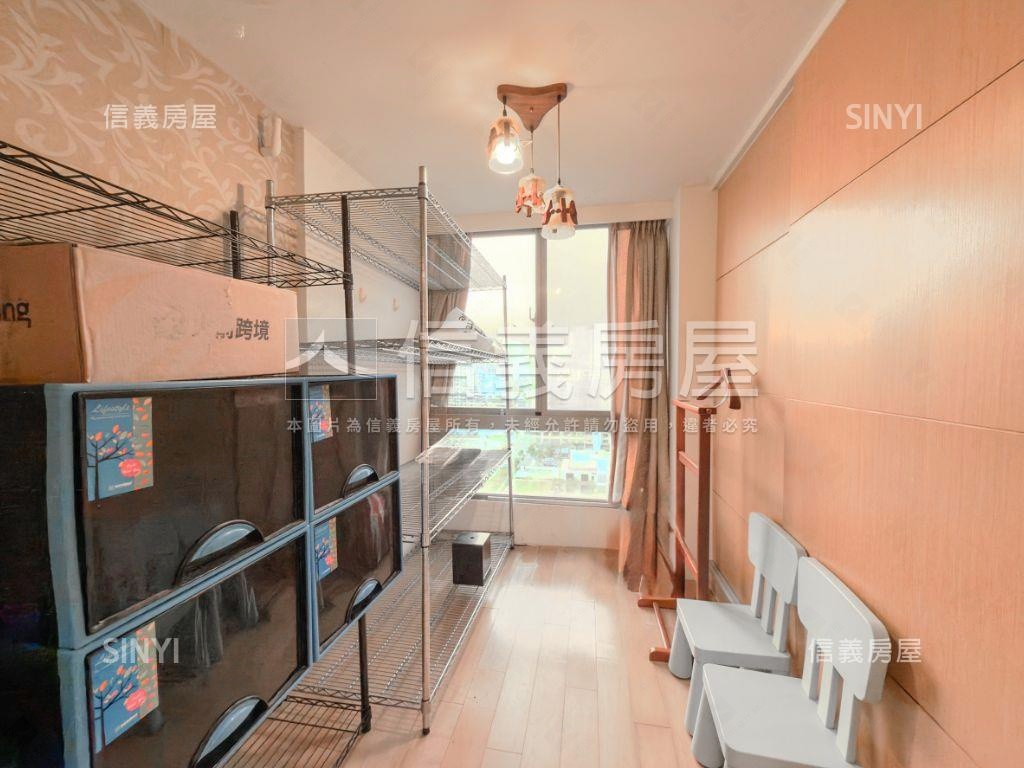 農十六首排頂樓４房平車房屋室內格局與周邊環境