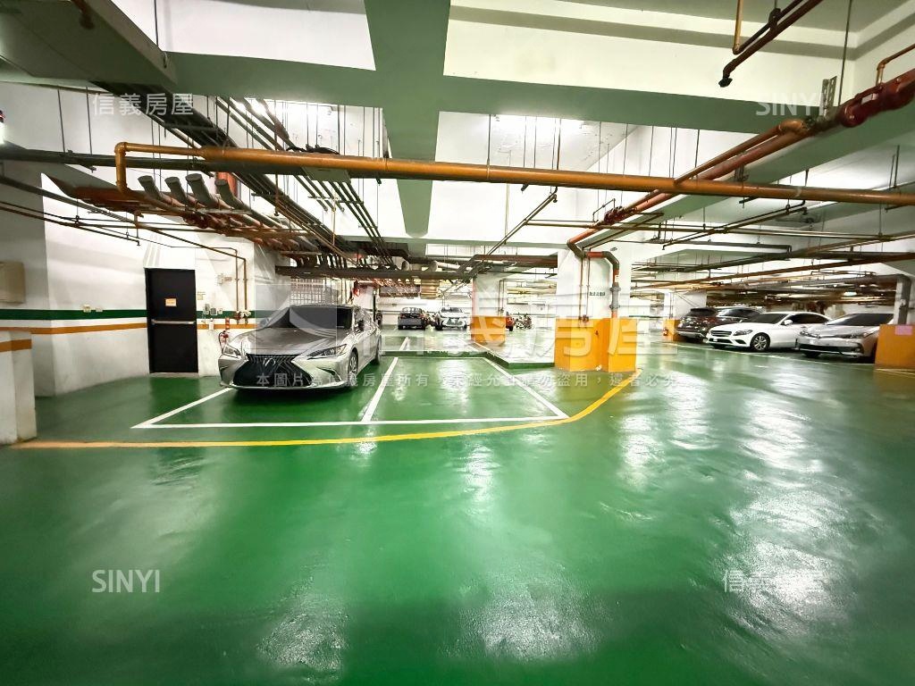 農十六首排頂樓４房平車房屋室內格局與周邊環境