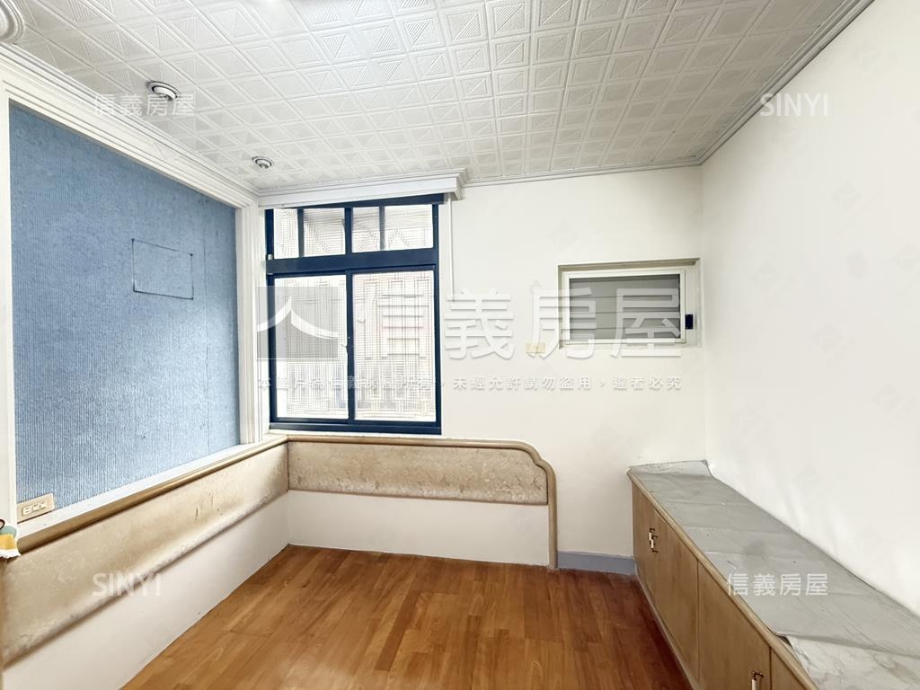 大甲區角間透天面寬９米房屋室內格局與周邊環境