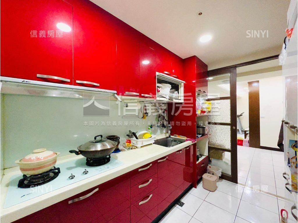 雙捷運邊間高樓大三房房屋室內格局與周邊環境