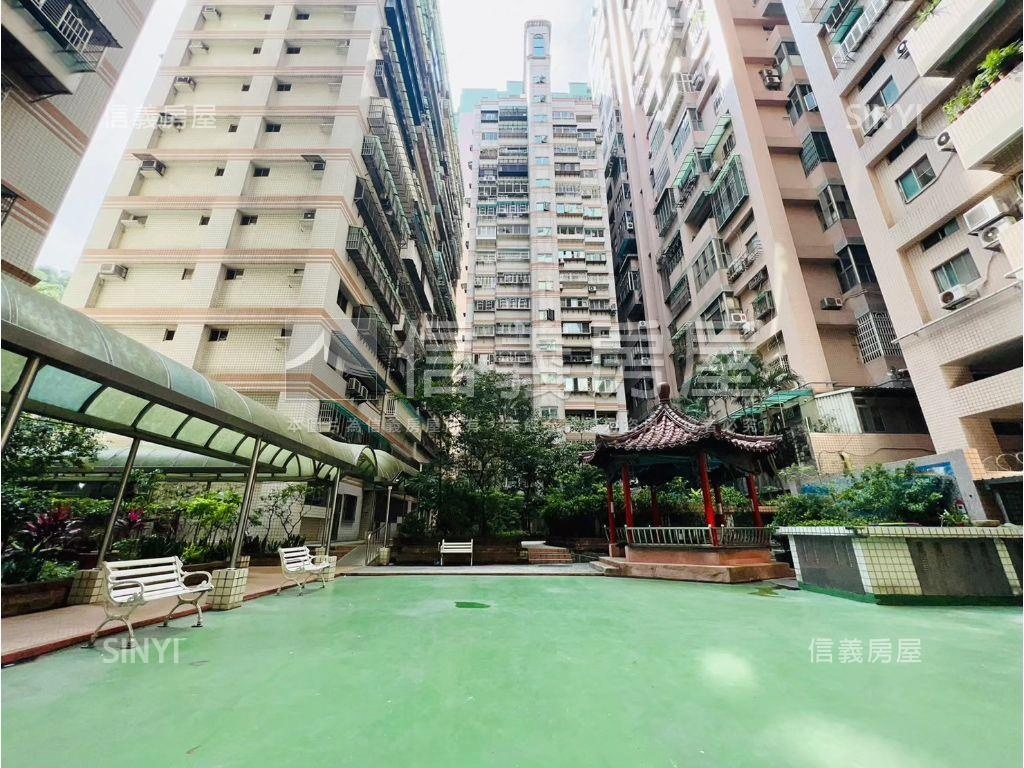 雙捷運邊間高樓大三房房屋室內格局與周邊環境