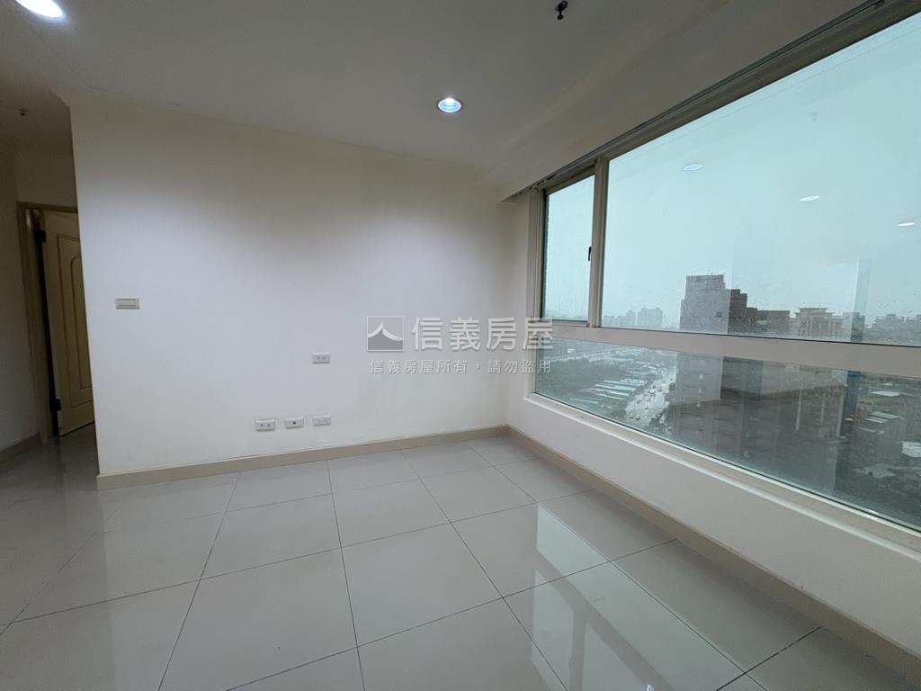 伯爵晶鑽景觀大戶房屋室內格局與周邊環境