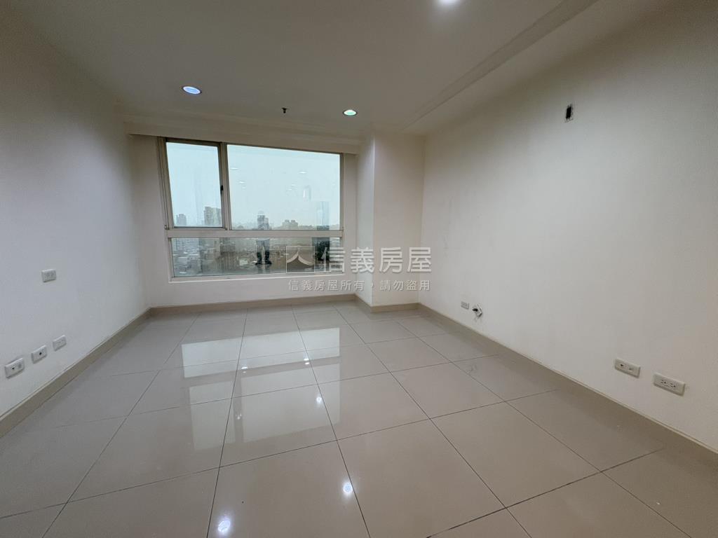 伯爵晶鑽景觀大戶房屋室內格局與周邊環境