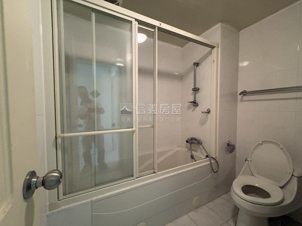 伯爵晶鑽景觀大戶房屋室內格局與周邊環境