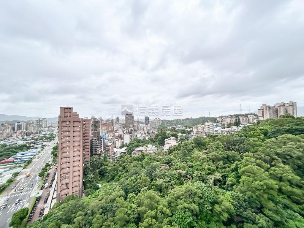 伯爵晶鑽景觀大戶房屋室內格局與周邊環境
