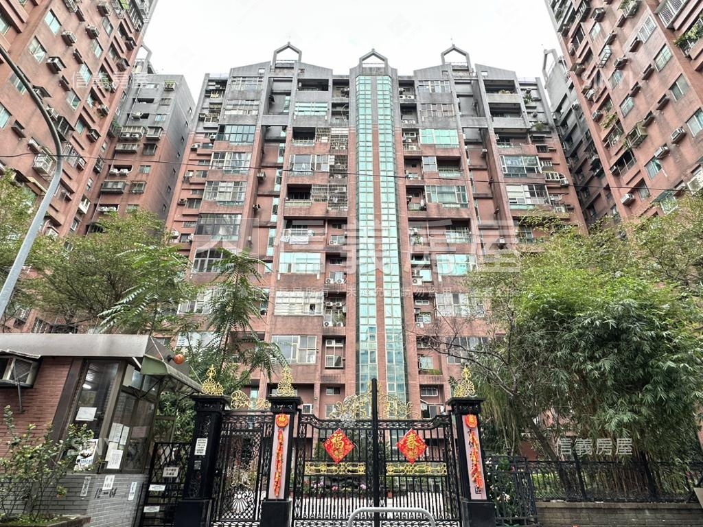 中興商圈世電獨立產權車位房屋室內格局與周邊環境