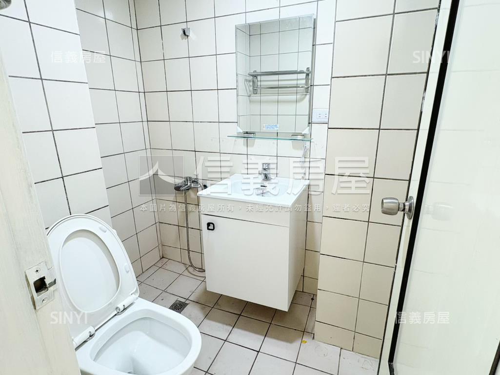 逢甲低總價兩房兩衛房屋室內格局與周邊環境