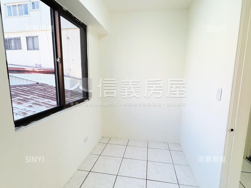 逢甲低總價兩房兩衛房屋室內格局與周邊環境