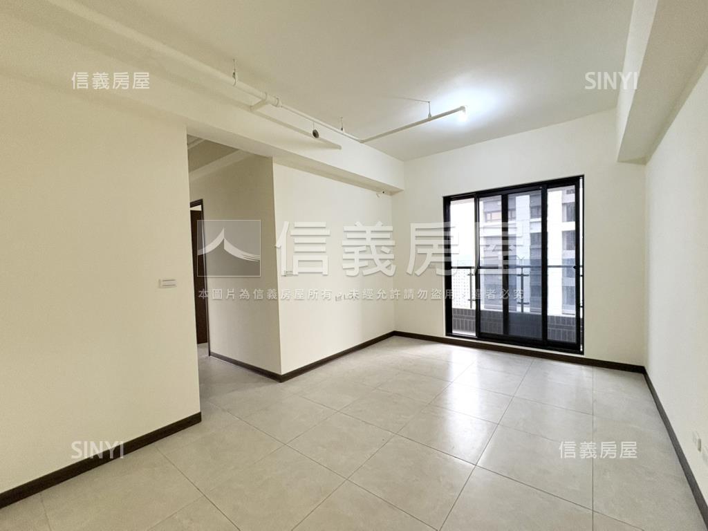 三本雲上全新三房車位房屋室內格局與周邊環境