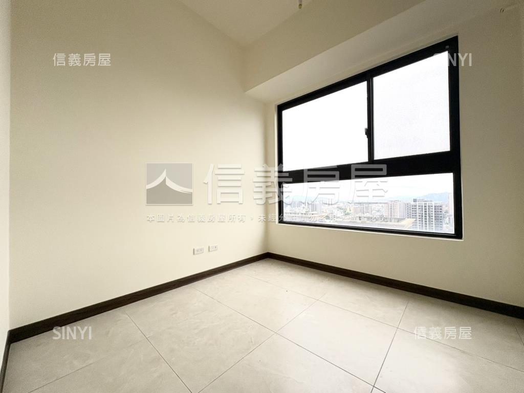 三本雲上全新三房車位房屋室內格局與周邊環境