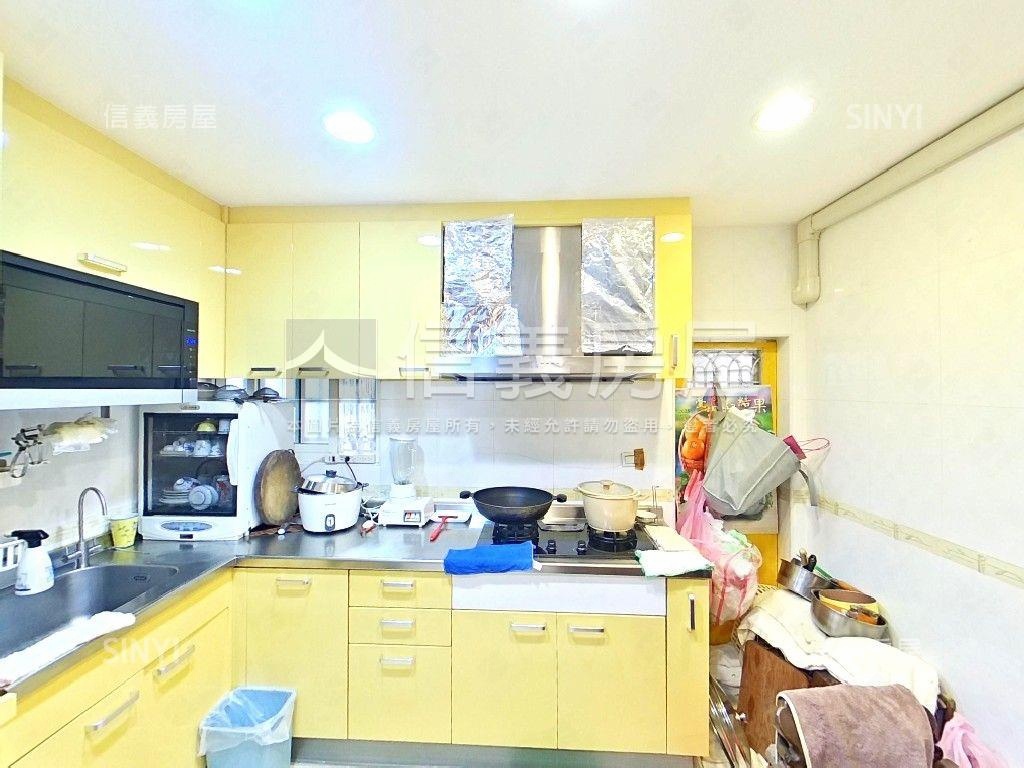 大巨蛋旁邊間一樓房屋室內格局與周邊環境